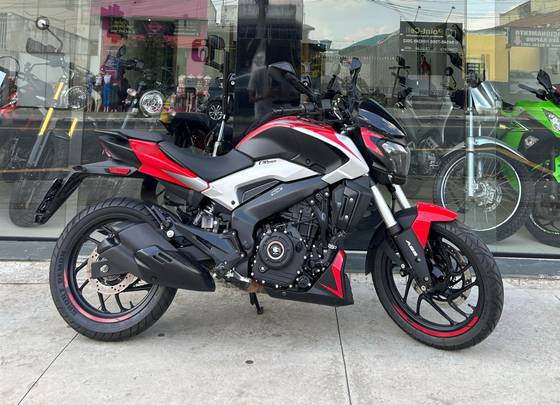 BAJAJ DOMINAR 250 